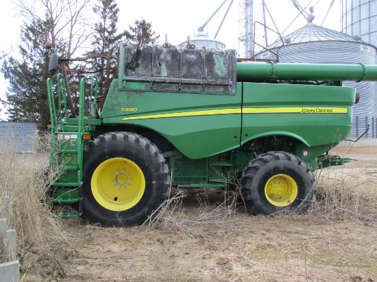 2015 John Deere S690 salvage combine, Approx 1200 Hrs., fire under cab, cleaning syatem & rear of