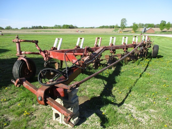 Int 710, 7x18's plow, auto resets