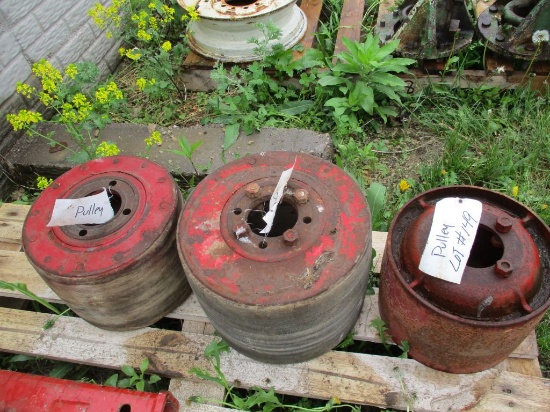 3 IH pulleys