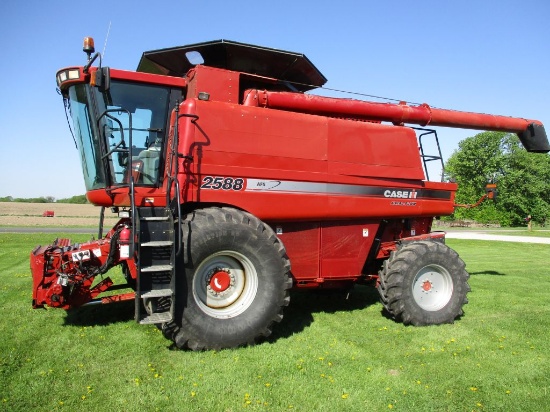 2008 Case IH 2588, 4 WD, 3,069 Sept. Hrs. 3,996 Eng Hrs. bin extension, 900/60R 32, feeder house
