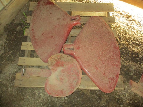 IH fenders & tractor seat