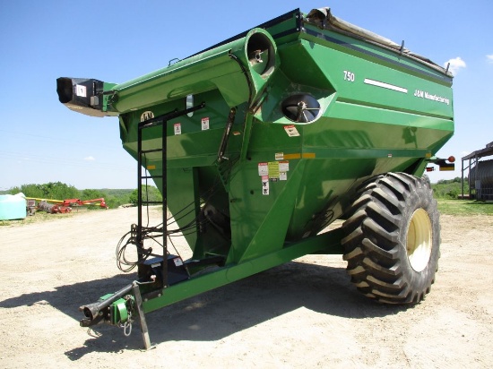 J&M 750 Grain cart, roll tarp, 30.5L-32 tires