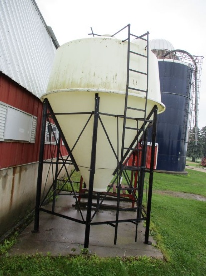 4 - 5 Ton Poly feed bin, no auger