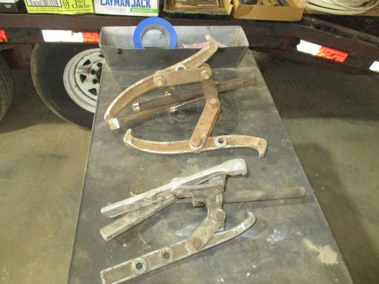 2 Large pullers