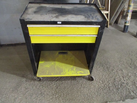 Rolling tool cabinet 2 draws