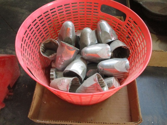 Semi lug nut caps
