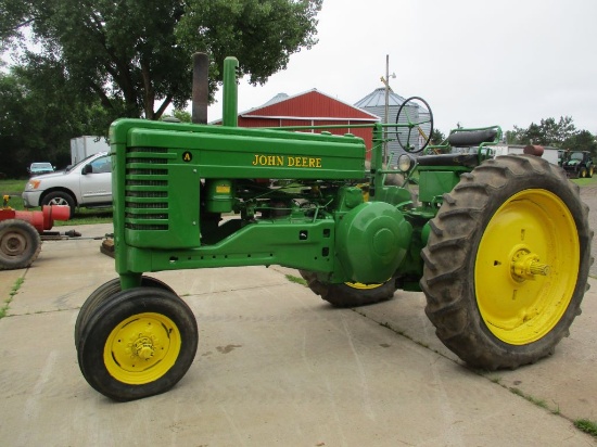 John Deere A, newer paint, 12.4-38, SN#660231
