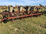 International 87 Planter