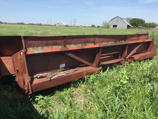 International 883 Corn Head