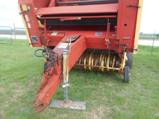 New Holland 855 Round Baler