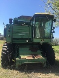 John Deere 7720 Combine