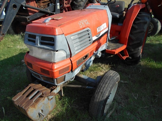 Kubota L4200 Tractor