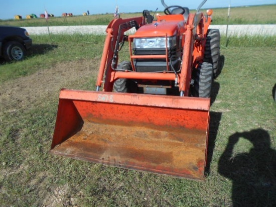 Kubota L2800 Tractor