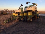 John Deere 1760 Planter