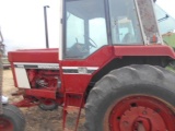 International 1086 Salvage Tractor