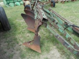 John Deere  Moldboard