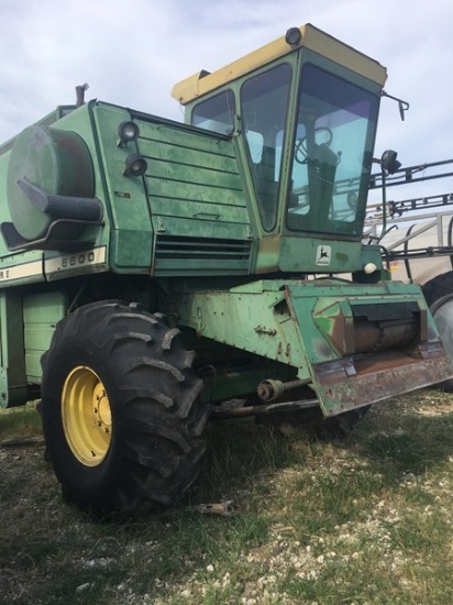 John Deere 6600 Combine