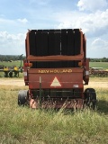 New Holland 664 Round Baler