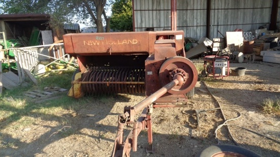 New Holland 276 Square Baler