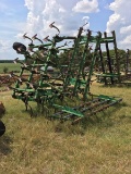 John Deere 960 Field Cultivator, SN N00960X000584