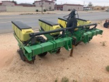 John Deere 1700 Planter