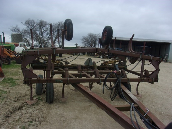 John Deere 1610 Chisel Plow