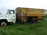 1991 Ford L8000 Ford Feed Truck Salvage