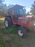 Hesston 6090 Tractor