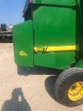 John Deere 567 Hay Baler