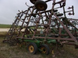 John Deere 960 Field Cultivator