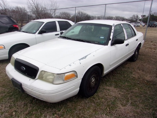 2005 Ford Crown Victoria Vehicle