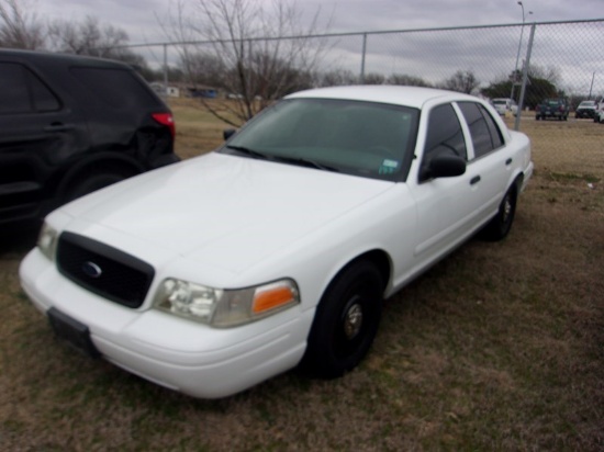 2005 Ford Crown Victoria Vehicle