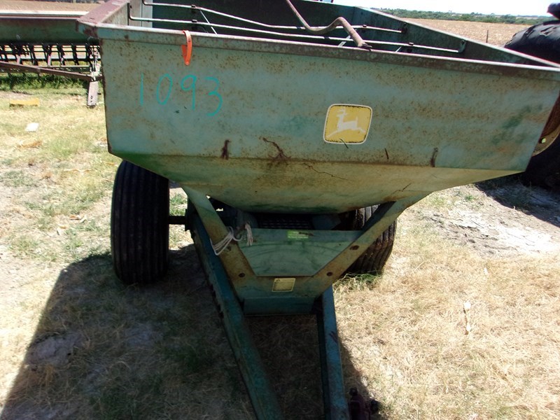 John Deere 602 Fertilizer Spreader Proxibid