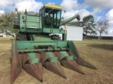 1976 John Deere 6600 Combine