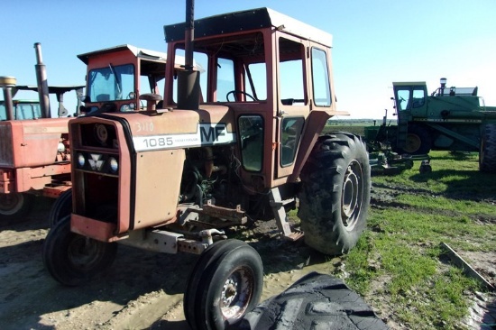 Massey Ferguson 1085 Salvage Tractor