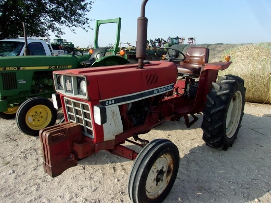 International 284 Tractor