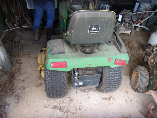 John Deere 265 Riding Mower