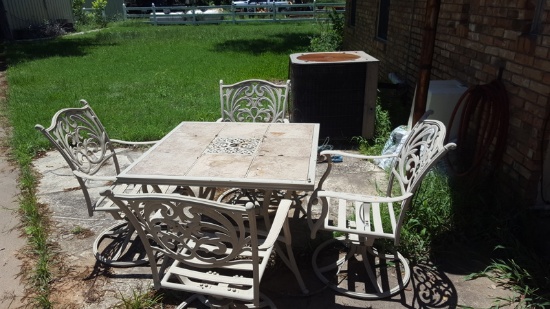 Table & Chairs