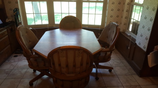 Table & Charis