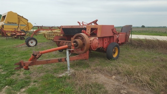 Massey Ferguson 126 Square Baler