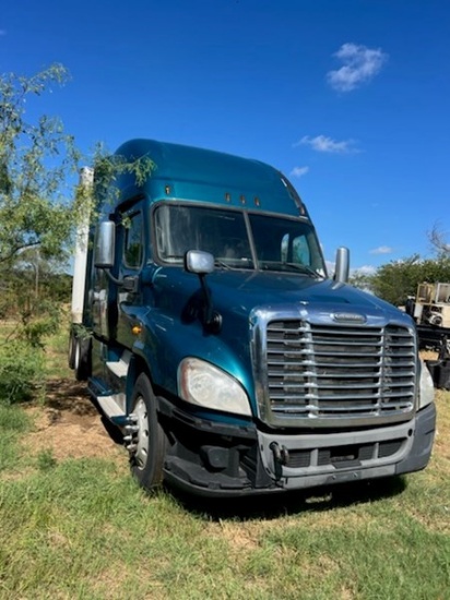 2013 Freightliner Semi