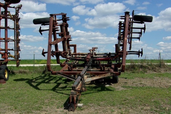 Graham Hoeme Chisel Plow