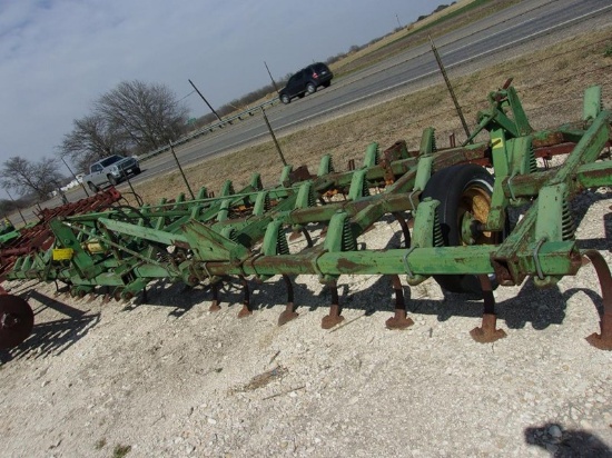 John Deere 1100 Cultivator