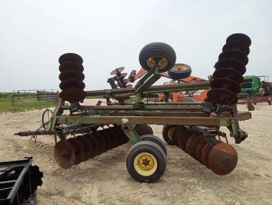 John Deere 331 Disc