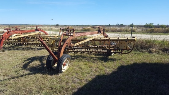 New Holland 256 Hay Rake