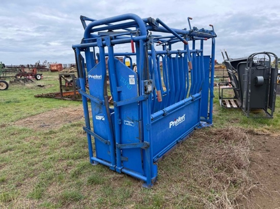 Priefert S04 Squeeze Chute