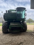 John Deere 7720 Combine