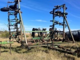 John Deere 1610 Chisel Plow