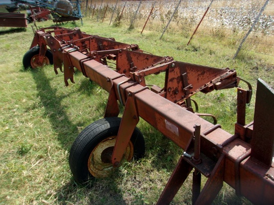 International 133 Cultivator