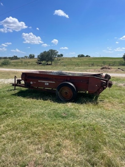 International 530 Manure Spreader